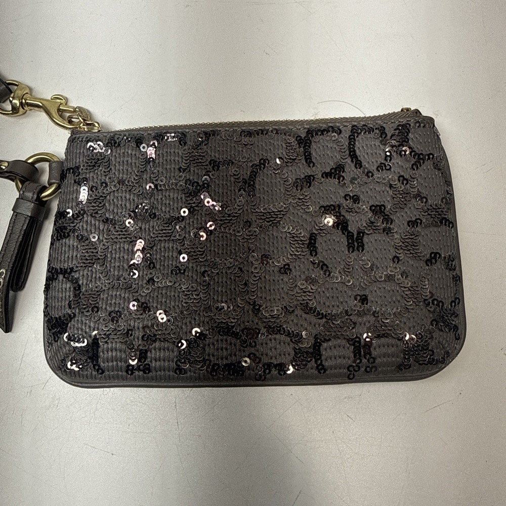 Coach Gray Sequin Wristlet Evening Wear Going Out Y2K Clutch